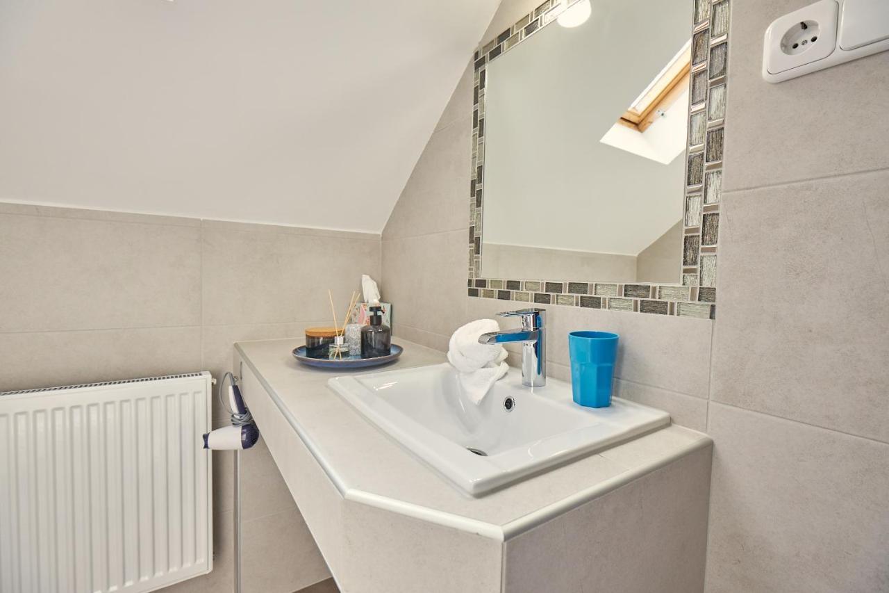Amulett Studios Apartment ไฮจ์ดุสโซบอสโล ภายนอก รูปภาพ