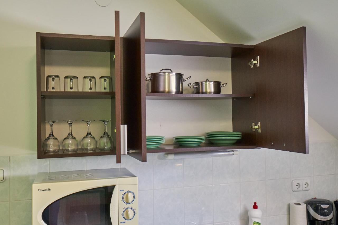 Amulett Studios Apartment ไฮจ์ดุสโซบอสโล ภายนอก รูปภาพ