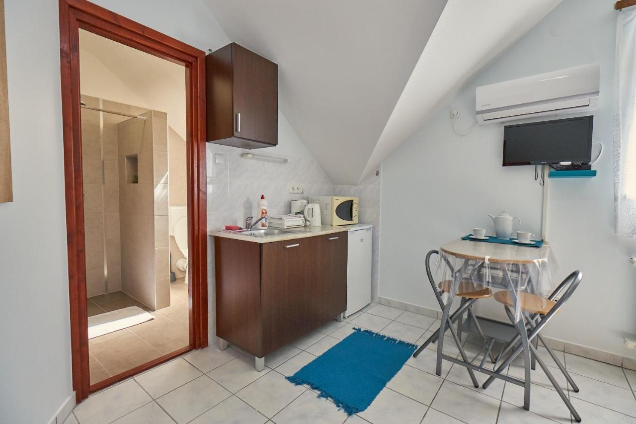 Amulett Studios Apartment ไฮจ์ดุสโซบอสโล ภายนอก รูปภาพ