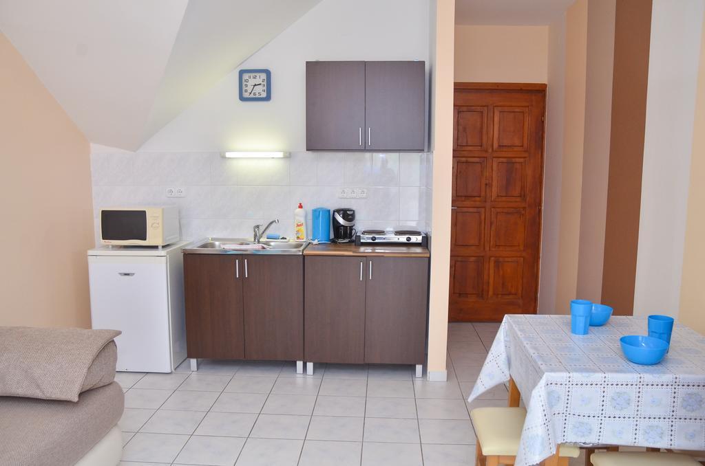 Amulett Studios Apartment ไฮจ์ดุสโซบอสโล ภายนอก รูปภาพ