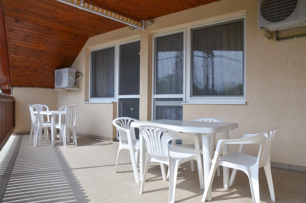 Amulett Studios Apartment ไฮจ์ดุสโซบอสโล ภายนอก รูปภาพ