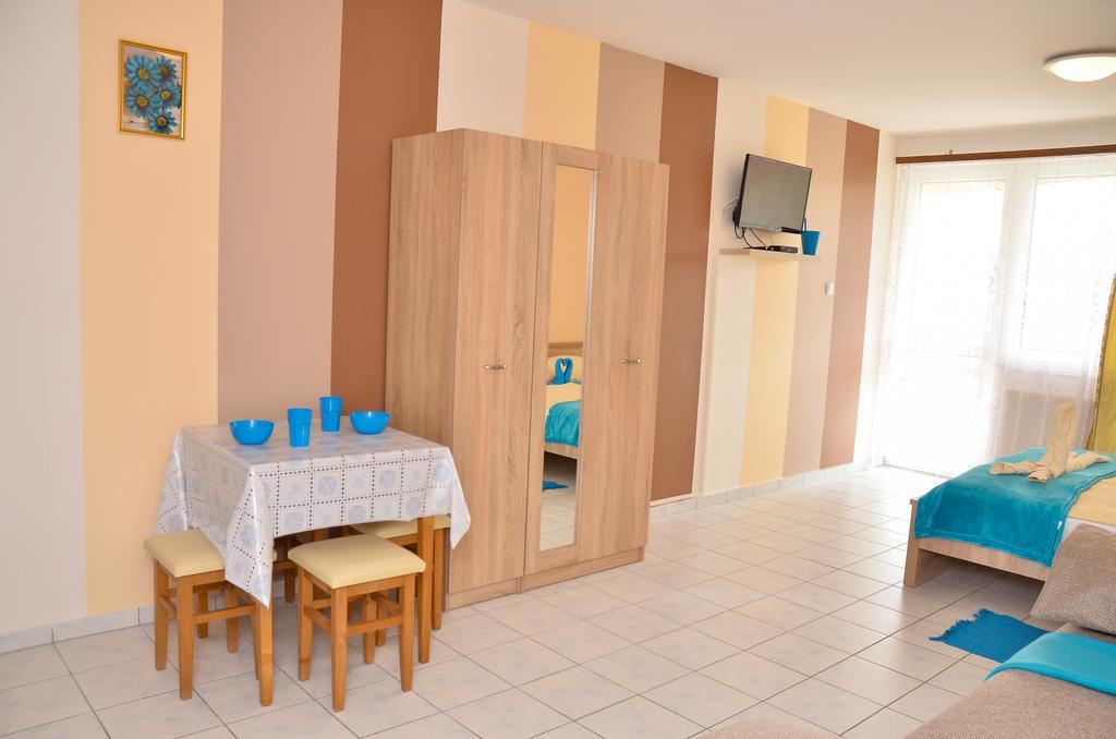 Amulett Studios Apartment ไฮจ์ดุสโซบอสโล ภายนอก รูปภาพ