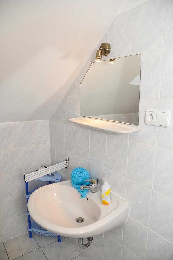 Amulett Studios Apartment ไฮจ์ดุสโซบอสโล ภายนอก รูปภาพ